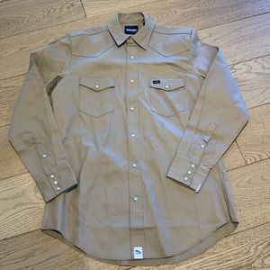 Wrangler tan tall large never work shirt